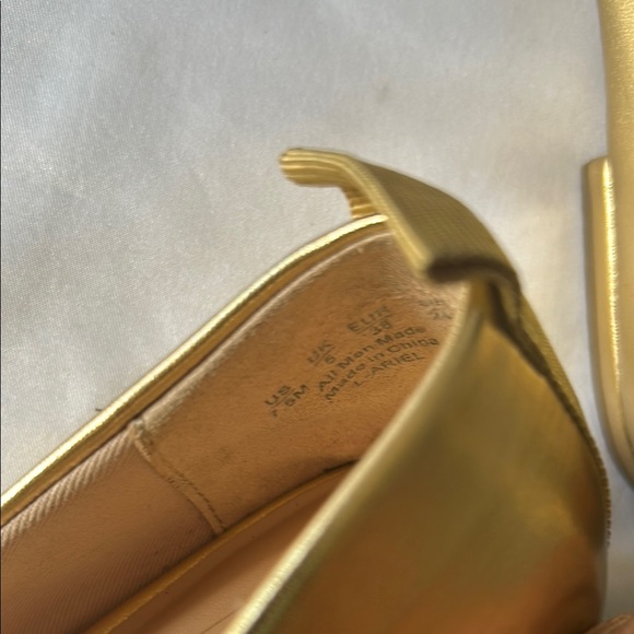 Franco Sarto Gold Flats - Picture 3 of 6
